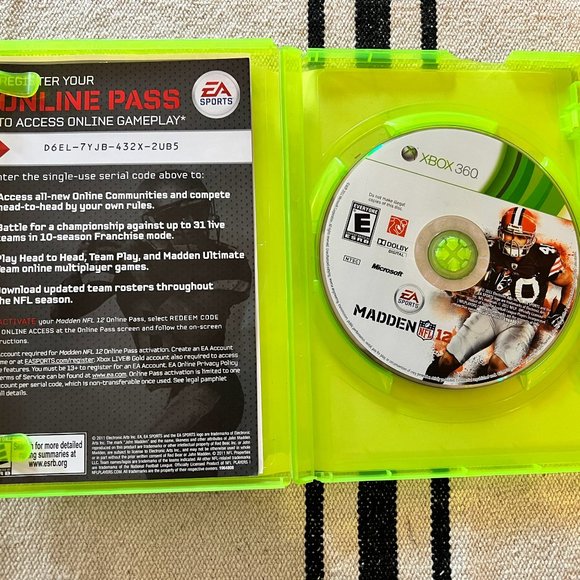 Madden NFL 12 Xbox 360 - Complete CIB - Picture 3 of 4